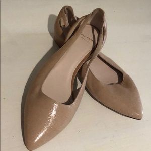 Cute flats  for work or everyday shoe.